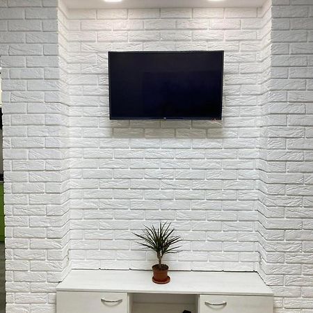 Suite Mira Avenue Center Двухкомнатная Квартира В Центре Возле Тц Цум Tjernihiv Exteriör bild