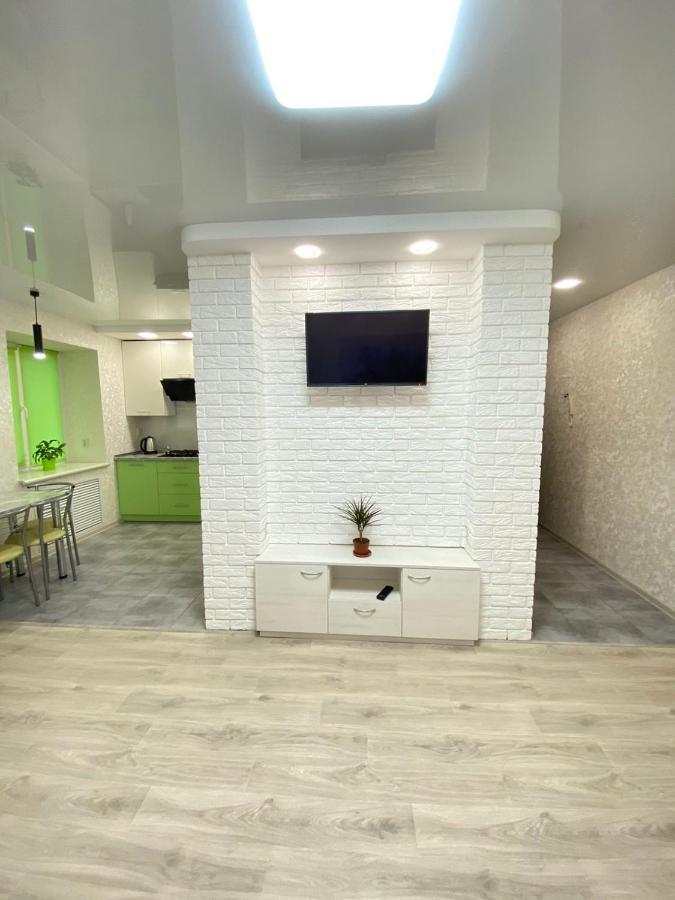 Suite Mira Avenue Center Двухкомнатная Квартира В Центре Возле Тц Цум Tjernihiv Exteriör bild