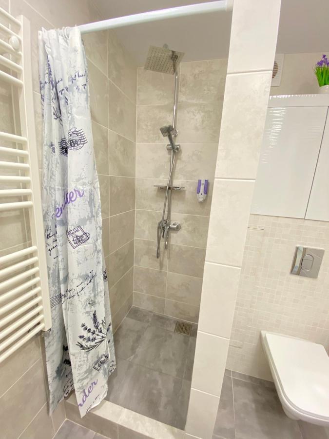 Suite Mira Avenue Center Двухкомнатная Квартира В Центре Возле Тц Цум Tjernihiv Exteriör bild